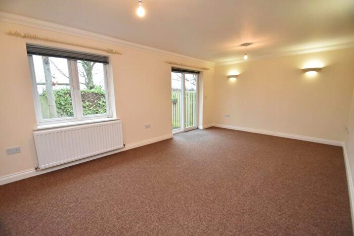 2 Bedroom Bungalow To Rent In Hylton Court -, DH1