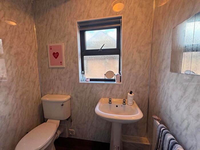 2 Bedroom Apartment To Rent In Toftwood Road, Sheffield, S10