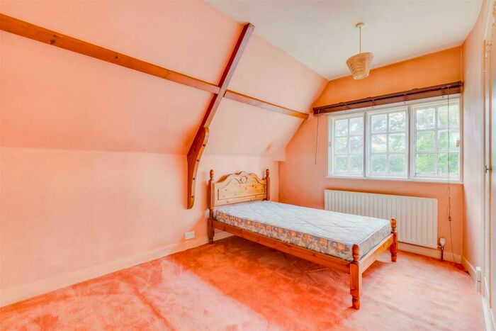 2 Bedroom Detached House For Sale In Icknield Way, Letchworth Garden City, SG6