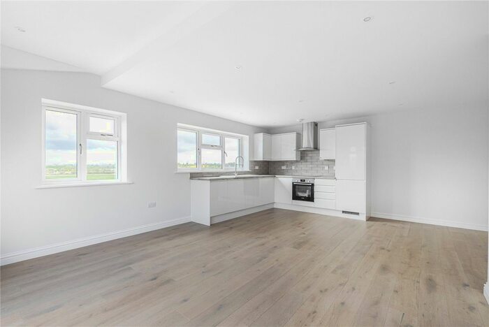 2 Bedroom Flat For Sale In Lower Road, Garsington, Oxford, OX44