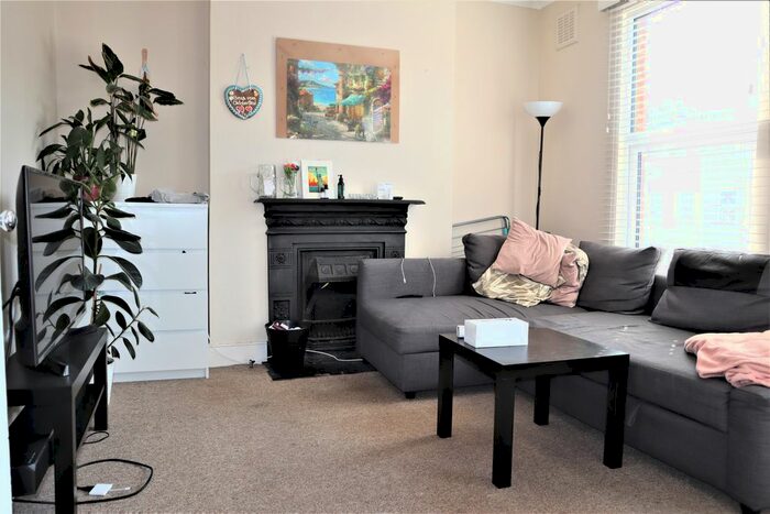 1 Bedroom Flat To Rent In Fountain Road, London, SW17