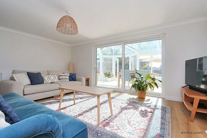 3 Bedroom Detached House For Sale In Durley Brook Road, Durley, SO32