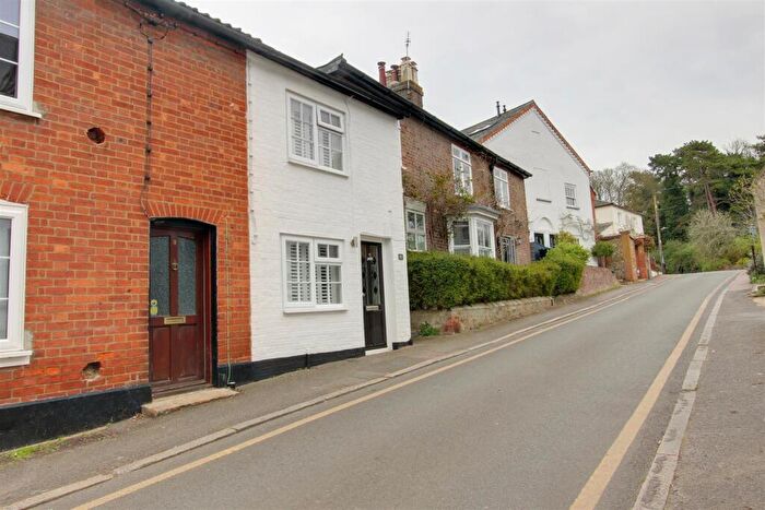 2 Bedroom End Of Terrace House For Sale In Chapel Street, Tring, HP23