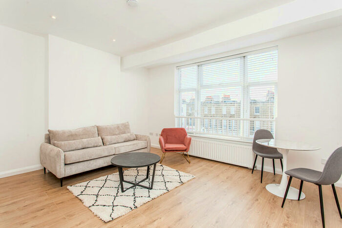 1 Bedroom Flat To Rent In Lighthouse Apartments, Commercial Road, London, E1
