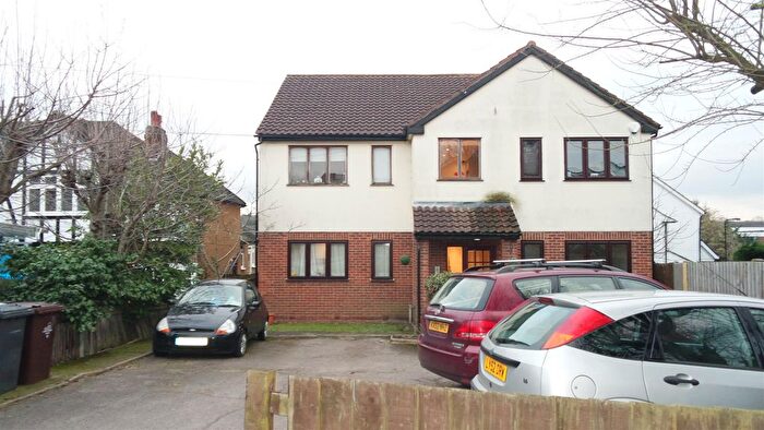 1 Bedroom Flat To Rent In Handsworth Avenue, Highams Park, E4