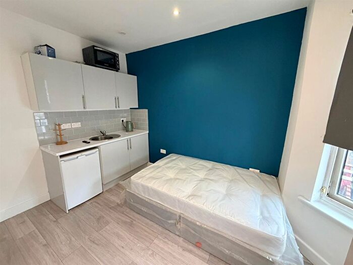 Studio To Rent In Gowan Road, Harlsden, NW10