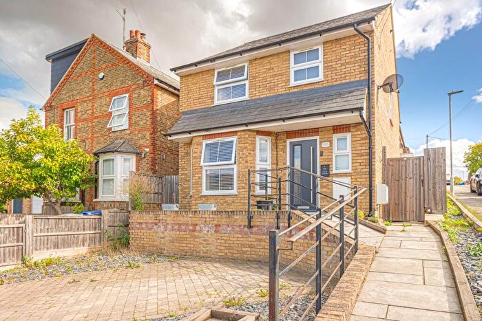 3 Bedroom Detached House For Sale In High Oak Road, Ware, SG12