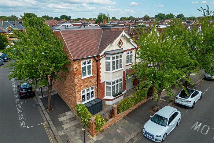 5 Bedroom Semi Detached House For Sale In Kingscote Road, W4