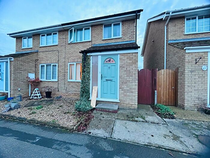 3 Bedroom Property To Rent In Petersham Close, Newport Pagnell, MK16