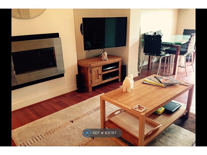 1 Bedroom Flat To Rent In Tennyson Avenue, New Malden, KT3