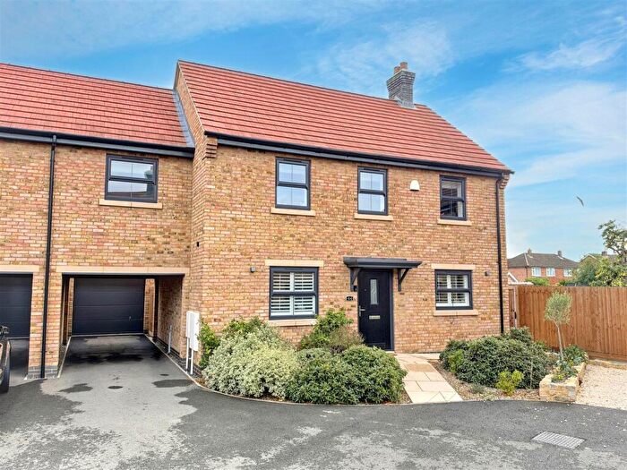 4 Bedroom Semi Detached House For Sale In Hope Street, Bozeat, NN29