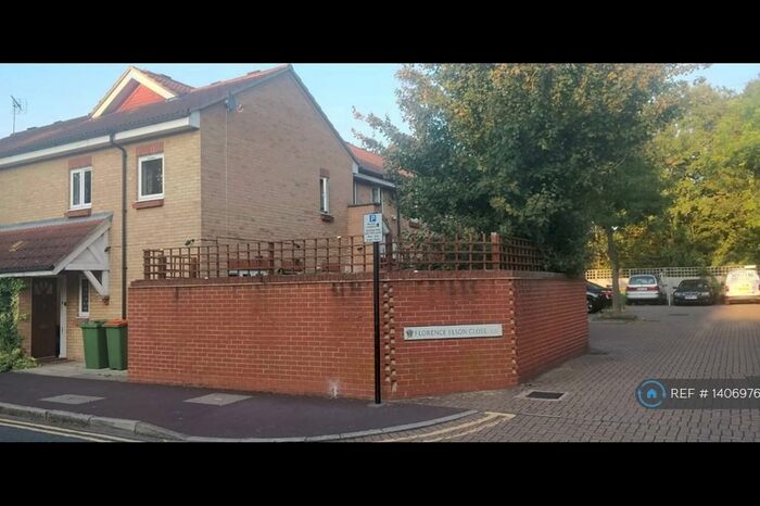 2 Bedroom End Of Terrace House To Rent In Grantham Road, London, E12