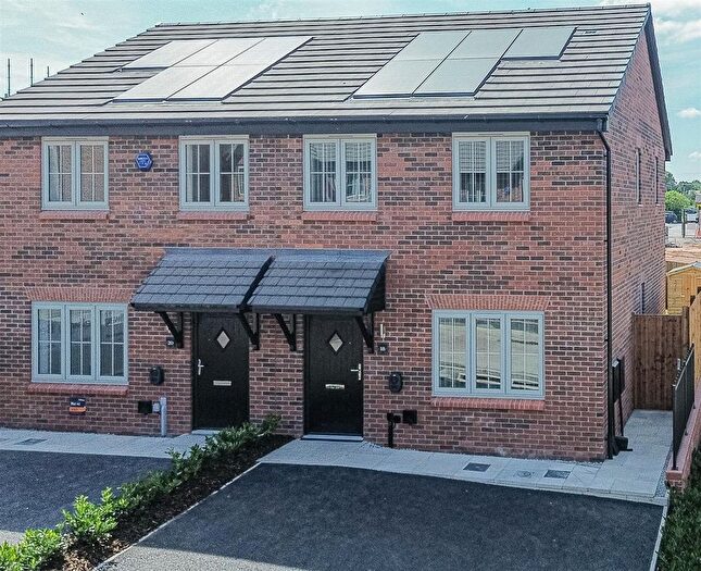 3 Bedroom Semi-Detached House To Rent In Robins Pasture, Warrington, WA13