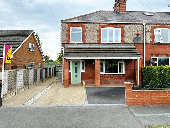 3 Bedroom Semi-Detached House For Sale In Thorntree Lane, Goole, DN14