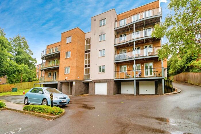 2 Bedroom Flat To Rent In Rosida Gardens, Southampton, SO15