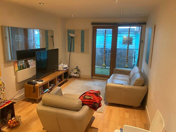 2 Bedroom Apartment To Rent In Mackenzie House, Leeds, LS10