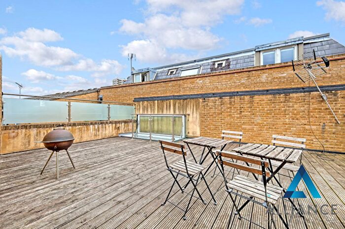 4 Bedroom Terraced House To Rent In Clemence Street, London, E14