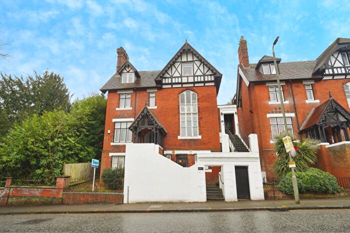 3 Bedroom Flat For Sale In Crystal Palace Park Road, London, SE26