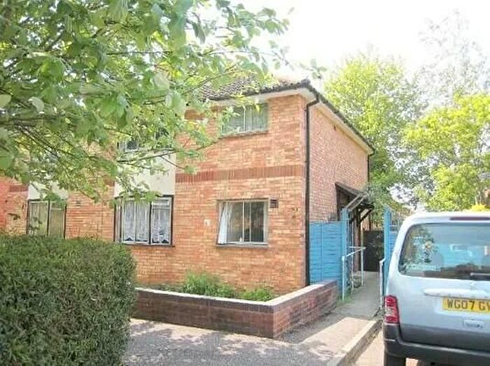 1 Bedroom Flat For Sale In Outer Circle, Taunton, TA1
