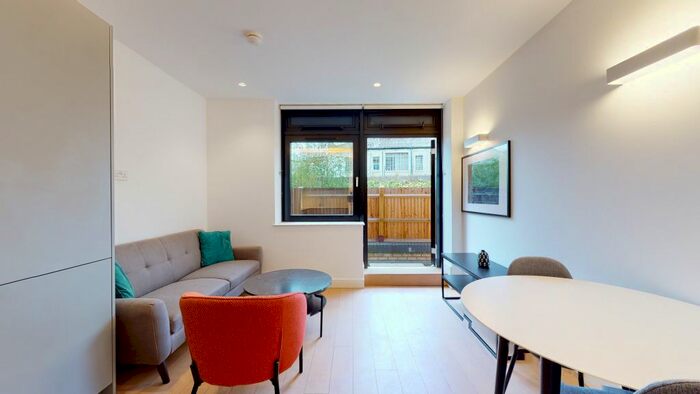 1 Bedroom Flat To Rent In New Horizons Court, Brentford, TW8