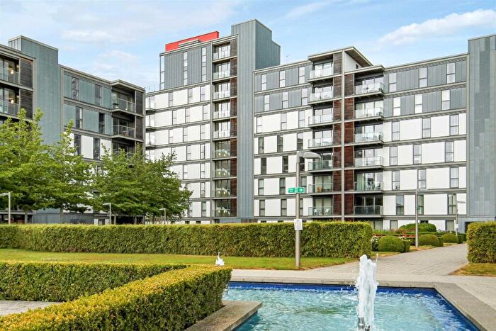 2 Bedroom Apartment To Rent In Pearl House, Milton Keynes, MK9