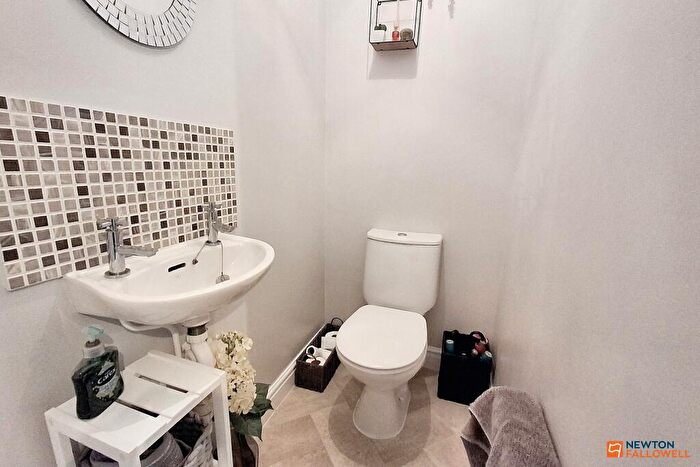 5 Bedroom Detached House For Sale In Hansel Close, Peterborough, PE2