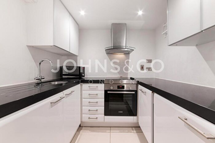 1 Bedroom Apartment To Rent In New Providence Wharf, Fairmont Avenue, London, E14