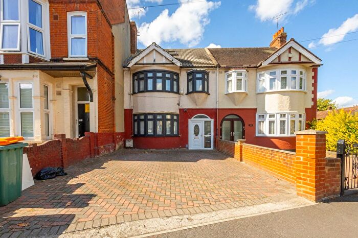 5 Bedroom End Of Terrace House For Sale In Atherton Road, London, E7