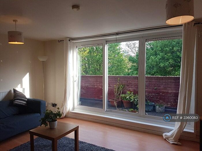 3 Bedroom Flat To Rent In Girdlestone Walk, London, N19