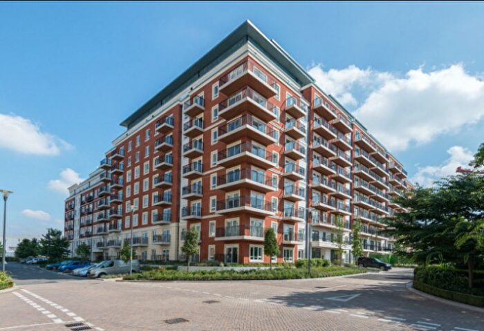 2 Bedroom Flat To Rent In Goldhawk House, Beaufort Square, London, NW9