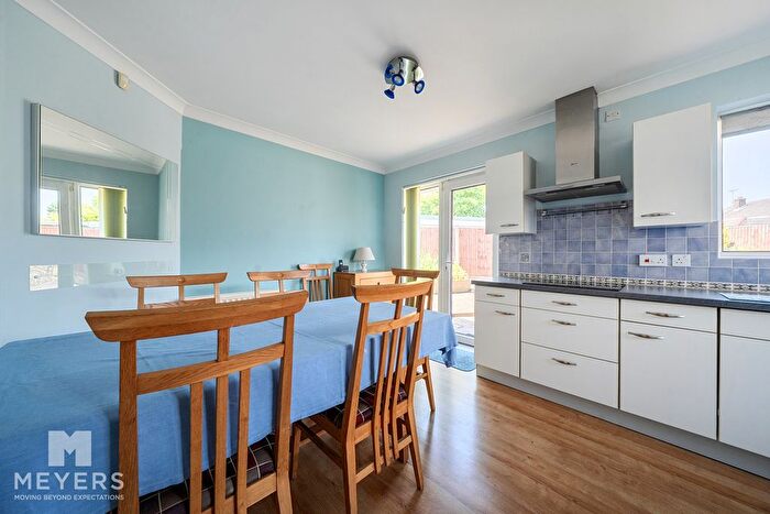 2 Bedroom Detached Bungalow For Sale In Walls View Road, Wareham, BH20 - Photo 5
