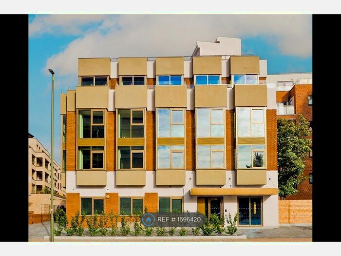 Studio To Rent In Arka House, London, N20