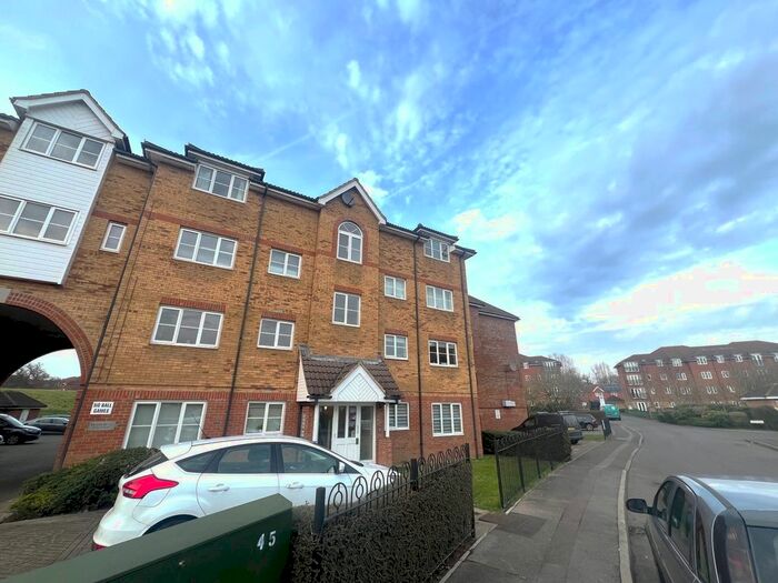 2 Bedroom Flat To Rent In Yukon Road, Broxbourne, EN10