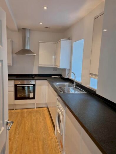 1 Bedroom Flat To Rent In Station Road, Borough Green, Sevenoaks, TN15