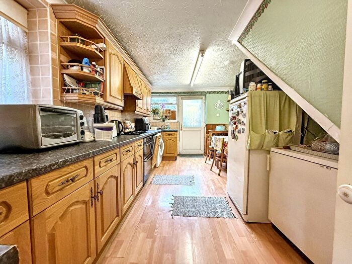 3 Bedroom Terraced House For Sale In Imber Walk, Swindon, SN2