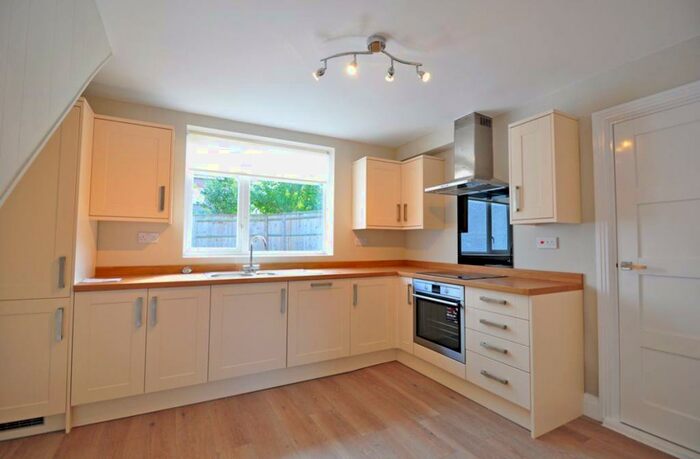 3 Bedroom Semi-Detached House To Rent In Woodlands Park Road, Maidenhead, Berkshire, SL6