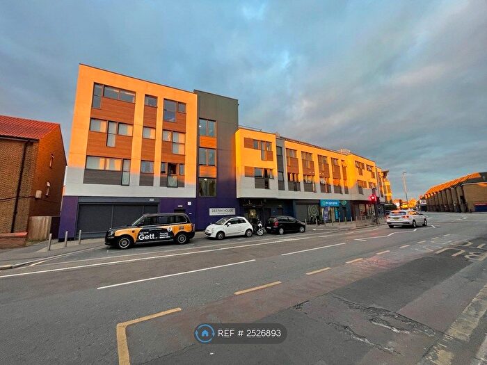 3 Bedroom Flat To Rent In Deepak House, London, SW17