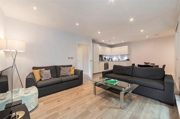 2 Bedroom Flat To Rent In Coombe House, Knapp Road, E3