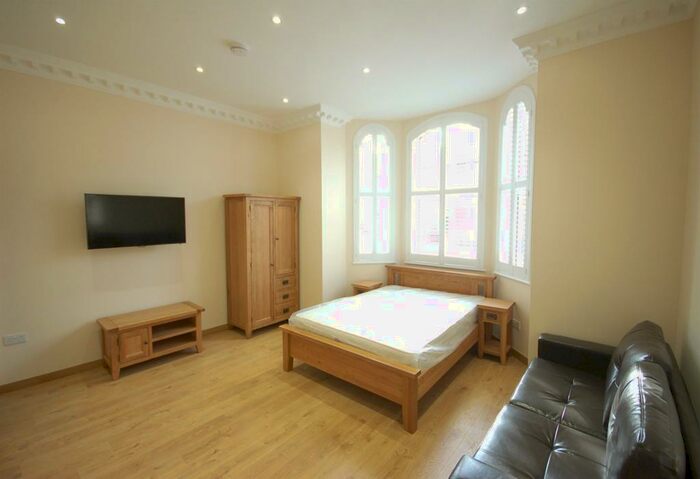Studio To Rent In Russell Street, Reading, RG1
