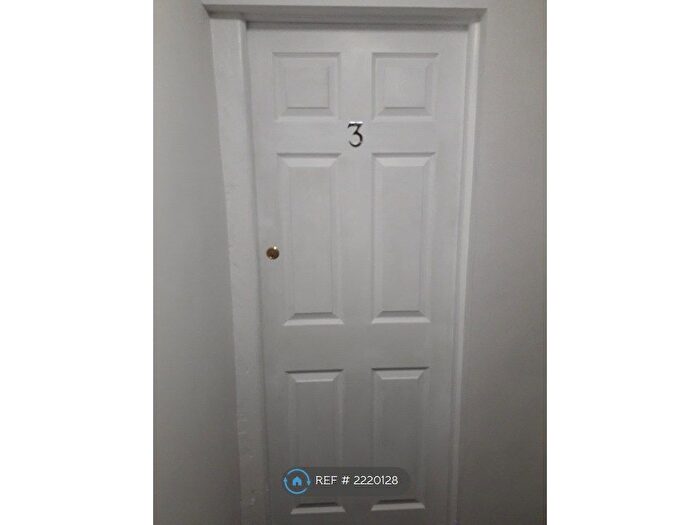 1 Bedroom Flat To Rent In High Street, Crediton, EX17