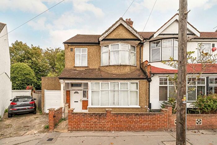4 Bedroom End Terrace House For Sale In Bishops Park Road, London, SW16