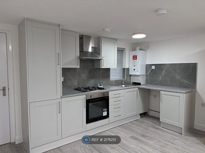 1 Bedroom Flat To Rent In Robinson Road, London, SW17