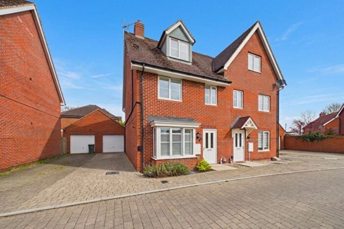 3 Bedroom Semi Detached House For Sale In Parsons Way, Tongham, Farnham, Surrey, GU10