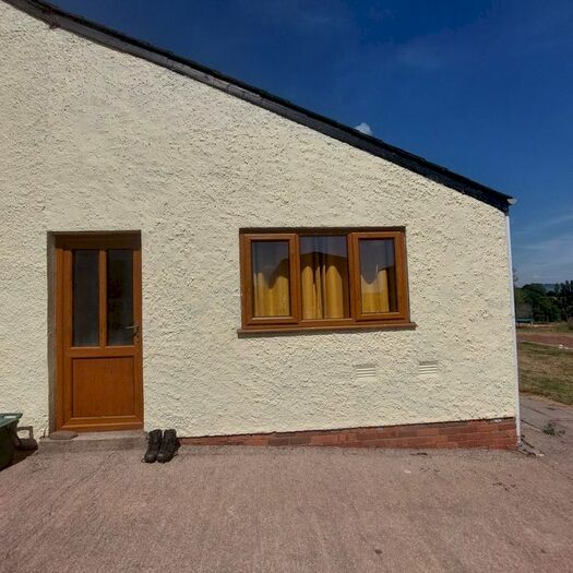 1 Bedroom Flat To Rent In Llantilio Pertholey, Abergavenny, NP7