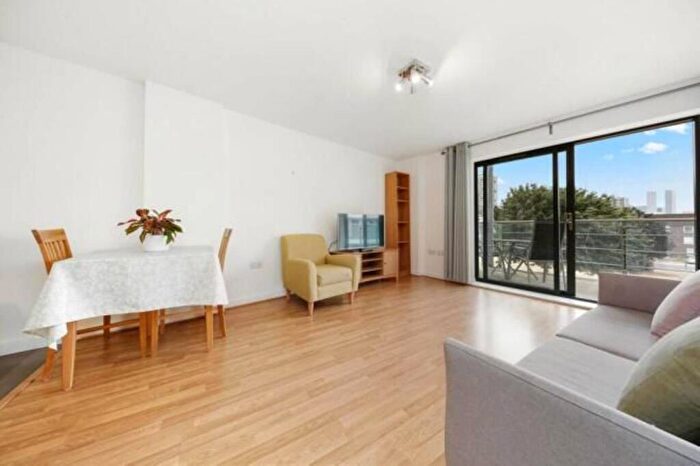 2 Bedroom Flat To Rent In Heath Place, Bow, London, E3