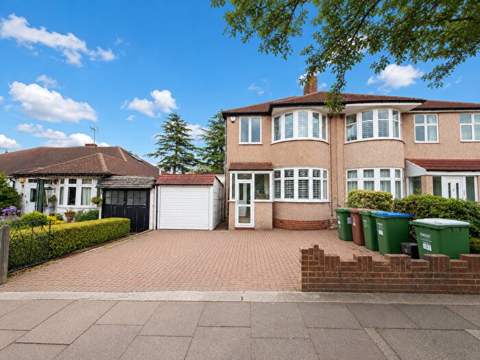 4 Bedroom Semi-Detached House For Sale In Wren Road, Sidcup, DA14