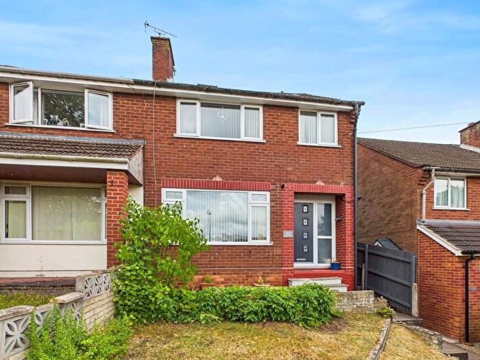 4 Bedroom Semi-Detached House For Sale In Tolladine Road, Worcester, WR4