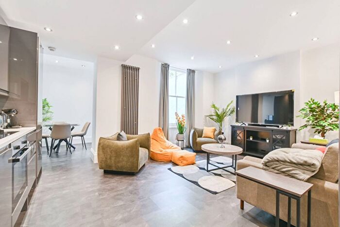 2 Bedroom Flat To Rent In Westbourne Gardens, Notting Hill, London, W2