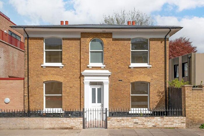 4 Bedroom House For Sale In Geoffrey Road, Brockley, SE4
