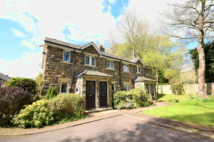 2 Bedroom Flat To Rent In Lidgett Park Mews, Roundhay, Leeds, LS8